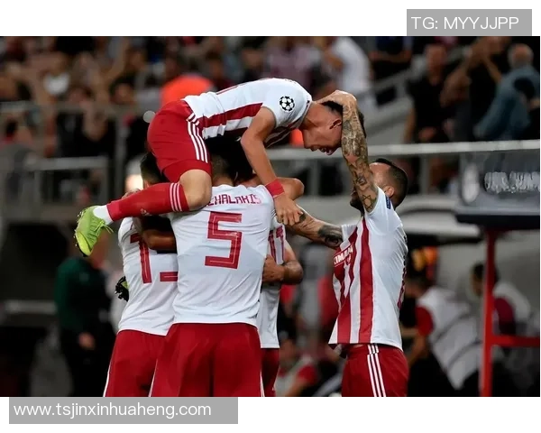 欧冠激战：里昂与尤文图斯2比2平局绝杀瞬间引发全场狂欢