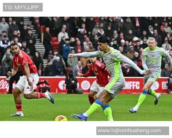 欧冠经典战役AC米兰逆转曼城五球大胜引发争议判罚热议