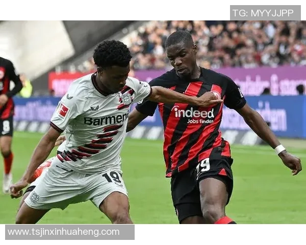 英超激战AC米兰大胜里昂引发全场震撼瞬间回顾集锦