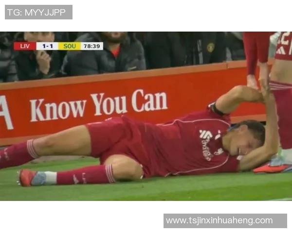 曼联主场大胜利物浦补时进球引发争议判罚全场沸腾 曼联主场大胜利物浦补时进球引发争议判罚全场沸腾