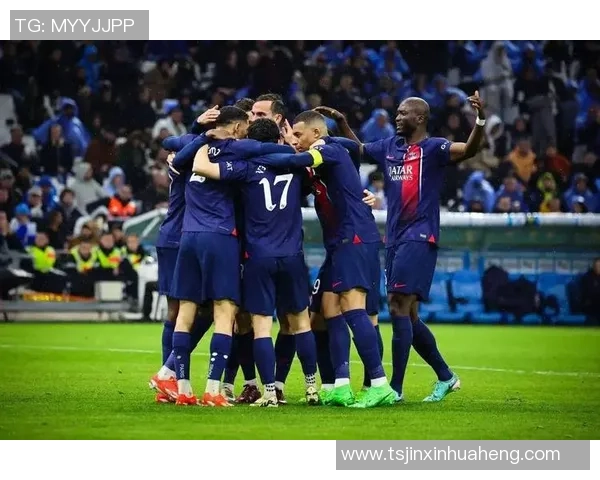 英超激战：皇马完胜巴黎圣日耳曼战术解析与精彩瞬间回顾